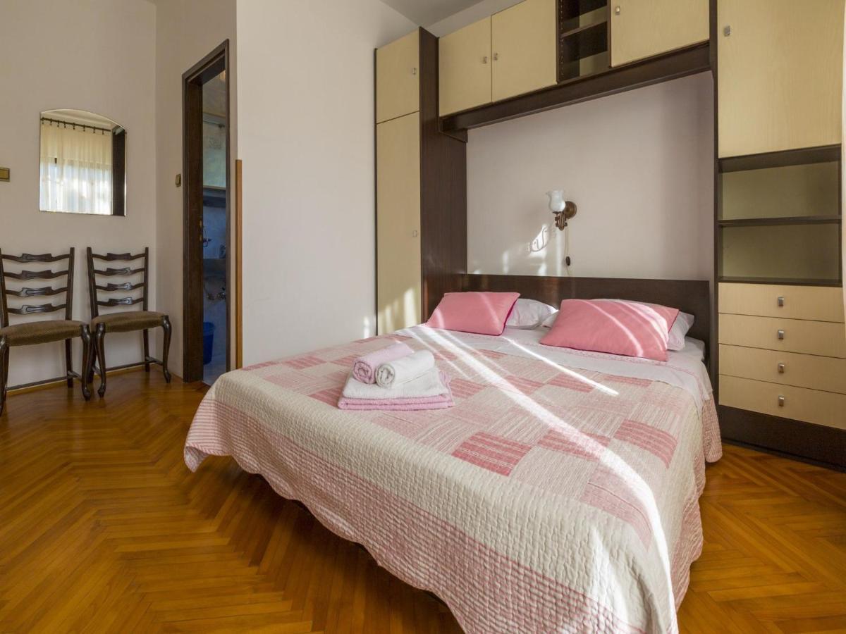Rooms Zeljka 2 Crikvenica Eksteriør bilde