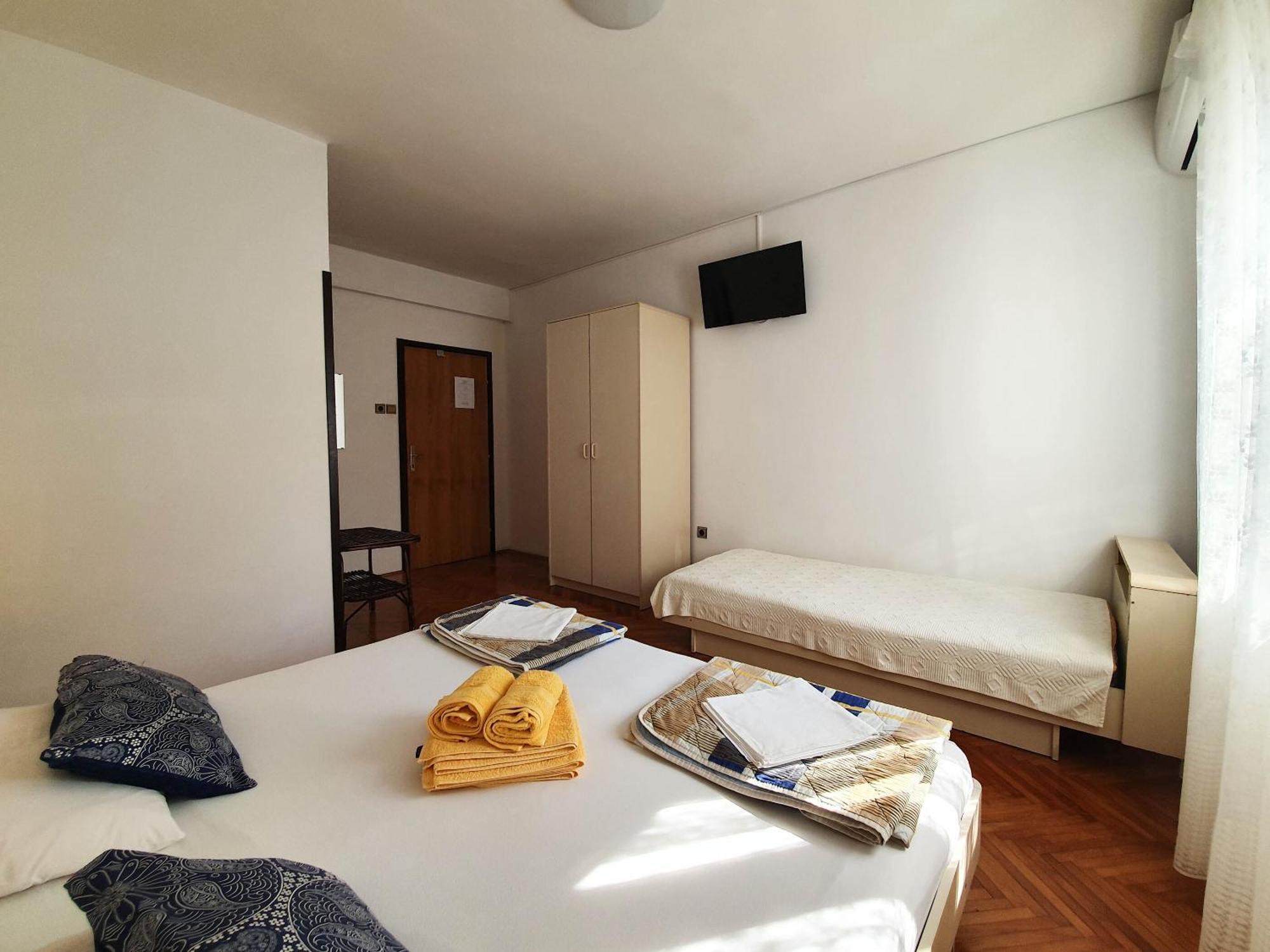 Rooms Zeljka 2 Crikvenica Eksteriør bilde