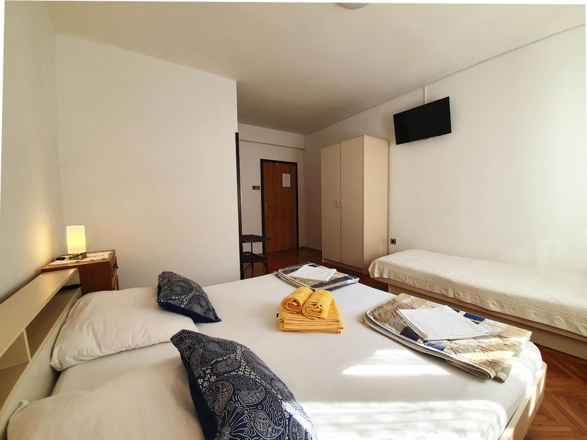 Rooms Zeljka 2 Crikvenica Eksteriør bilde